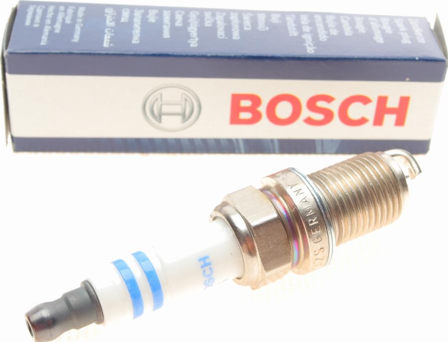 BOSCH 0 242 240 653 - Свеча зажигания mashina-shop.ru